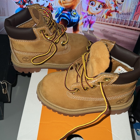 Timberlands - Picture 3 of 4